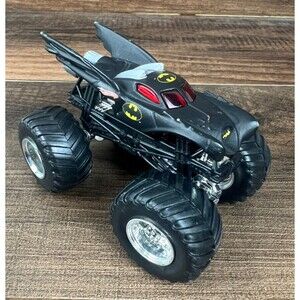 Batman Hot Wheels Monster Jam Truck 2 Time Racing Champion 1:64 Batmobile